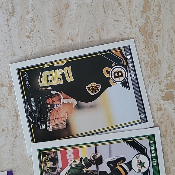 1990s Hockey Cards - Picture 9 of 16